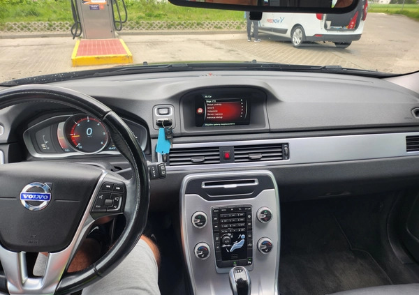 Volvo V70 cena 44900 przebieg: 207000, rok produkcji 2014 z Gdynia małe 106